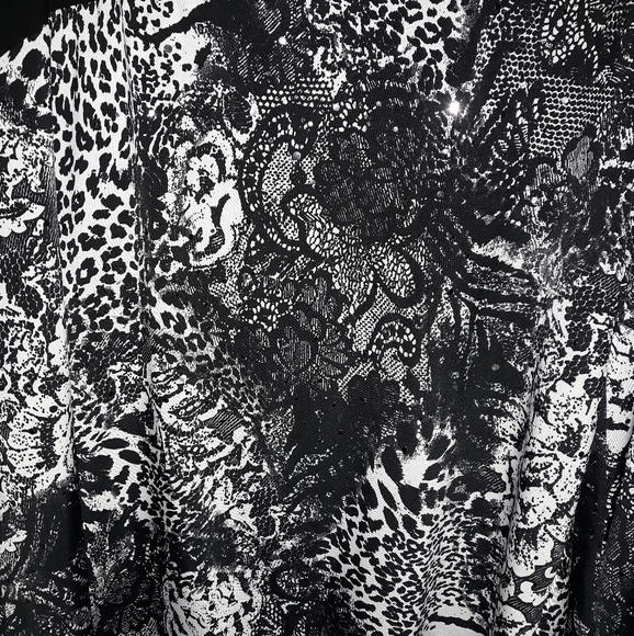 Black and white cheetah and lace patterned blouse - Picture 2 of 5
